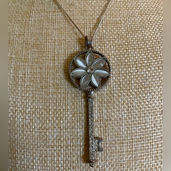 Silver Floral Key Pendant Necklace - Picture 4 of 8